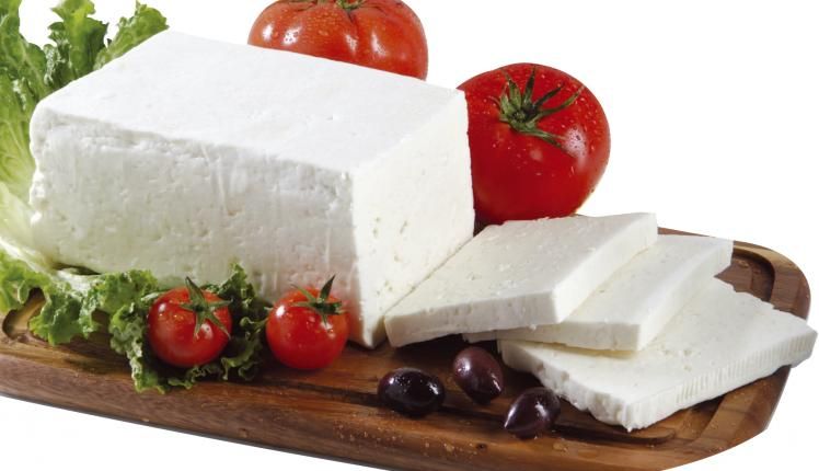 Η ΕΕ αφαιρεί την ονομασία ΠΟΠ από την ελληνική φέτα, την διατηρεί σε 213 άλλα τυριά!