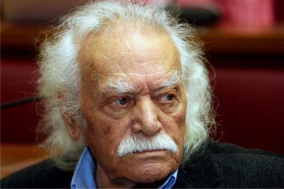 Γλέζος για κυβέρνηση: «Αλλοπρόσαλλη και παραπαίουσα…»