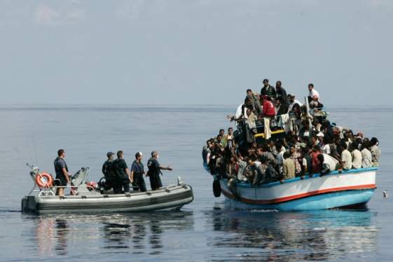 Σύσκεψη της ΠΔΕ για τους χώρους προσωρινής στέγασης προσφύγων