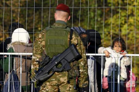 Το προσφυγικό απειλεί με διάλυση την ΕΕ