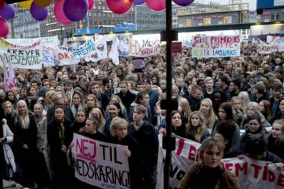 Μαζική διαδήλωση κατά των περικοπών στην εκπαίδευση στη Δανία