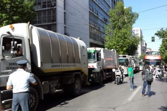 Παρέλαση για «βαρέα και ανθυγιεινά»