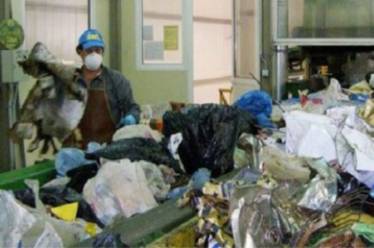 Έμποροι της ανακύκλωσης με τις ευλογίες της κυβέρνησης