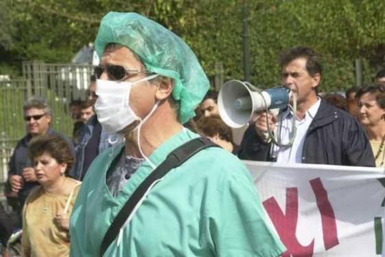 Το ασφαλιστικό βλάπτει σοβαρά τους επαγγελματίες στην υγεία (και όχι μόνο)