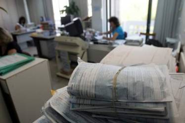 Αυτά είναι τα εισοδήματα που δήλωσαν οι Έλληνες το 2015