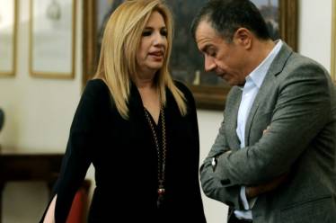 Αναταραχή στο Κέντρο, αγωνία στο ΠΑΣΟΚ, “σφαγή” στο Ποτάμι