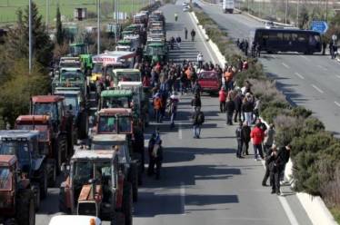 Απειλούν να κρατήσουν επ’ αόριστον κλειστή την Αθηνών – Κορίνθου…