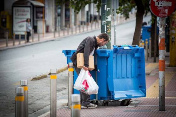 Κατακόρυφη αύξηση 160,4% των Ελλήνων, στα όρια της φτώχειας