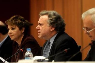 Δεν αλλάζει «ρότα» η κυβέρνηση σε ασφαλιστικό και φορολογικό αγροτών