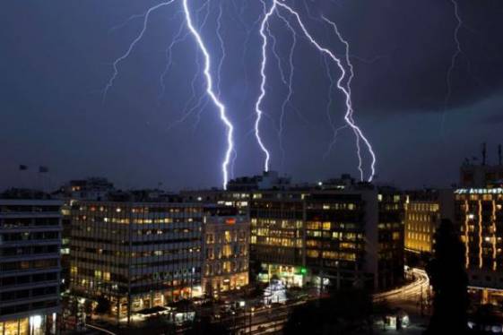 Forbes: Το μαρτύριο της Ελλάδας δεν έχει τέλος