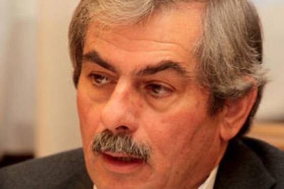 Πως εξοντώνονται ελεύθεροι επαγγελματίες, μικρομεσαίοι και αγρότες