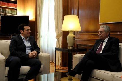 ΤΣΙΠΡΑΣ – ΚΟΥΒΕΛΗΣ: ΚΥΛΗΣΕ Ο ΤΕΝΤΖΕΡΗΣ ΚΑΙ ΒΡΗΚΕ ΤΟ ΚΑΠΑΚΙ!