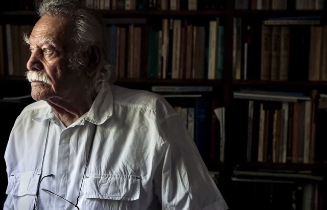 Ο Μανώλης Γλέζος προς την κυβέρνηση : ” Με το Λαό ή με το κουαρτέτο; “