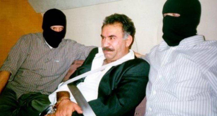 15 Φεβρουαρίου 1999: Η κυβέρνηση Σημίτη παραδίδει τον Οτσαλάν στους Τούρκους…
