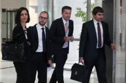 «Θυσία» οι συντάξεις και τα «κόκκινα» δάνεια για ελάφρυνση χρέους