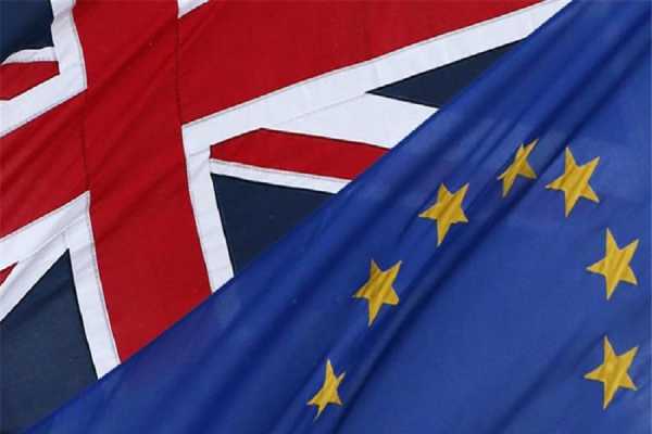 «Μάχη» για το Brexit σύμφωνα με δημοσκόπηση του ICM