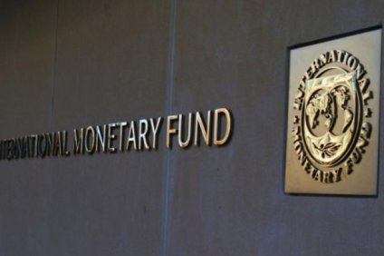 Το ΔΝΤ ζητά να καθυστερήσει η πληρωμή συντάξεων και μισθών