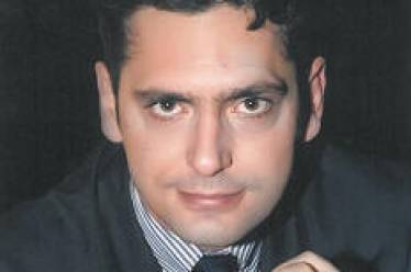 Ο «σούπερ Αντόνιο» παλεύει με τα τέρατα…-Του Σπύρου Χ.Τάγκα