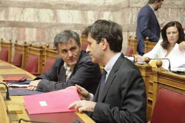 ΧΟΥΛΙΑΡΑΚΗΣ ΣΤΗ ΘΕΣΗ ΤΣΑΚΑΛΩΤΟΥ…..ΓΙΑ ΝΑ ΞΕΠΟΥΛΗΘΟΥΝ ΑΚΟΜΑ ΠΕΡΙΣΣΟΤΕΡΟ
