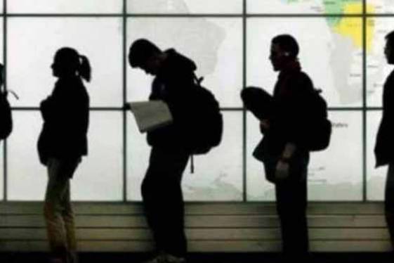 Τέλος Μαΐου οι προκηρύξεις της κοινωφελούς εργασίας για προσλήψεις στα κέντρα φιλοξενίας προσφύγων (hot spots)