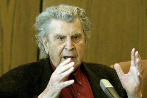 Είμαστε θύματα μιας τραγικής φαρσοκωμωδίας