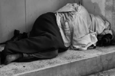 Τα μνημόνια διαλύουν τη χώρα, εντείνουν τις κοινωνικές ανισότητες
