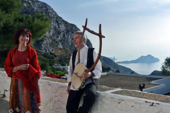 «Με τη λύρα του Απόλλωνα… ως τον ήλιο του Ελύτη»
