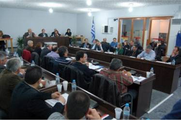 Εξακολουθεί να βάζει τρικλοποδιές ο κ. Μπουλές