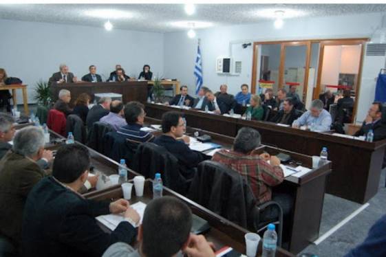 Εξακολουθεί να βάζει τρικλοποδιές ο κ. Μπουλές