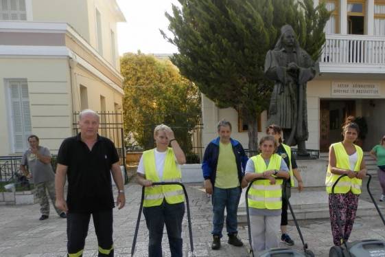 Προμήθεια χειροκίνητων σαρώθρων από την Υπηρεσία Καθαριότητας Μεσολογγίου