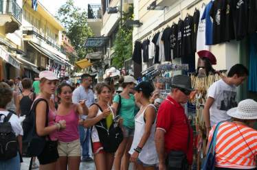 Κόπωση δείχνουν τα πρώτα στοιχεία της Αθήνας για τον τουρισμό