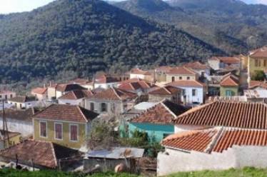 Ο Πρέοδρος της κοινότητας ερωτά…..Τον παντρεύτηκες μωρή;;;