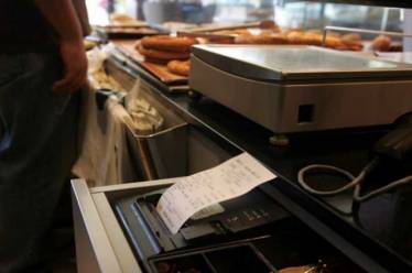 Στο 90% η εργασιακή παραβατικότητα στους κορυφαίους τουριστικούς προορισμούς της…