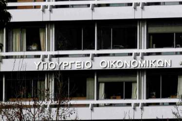 Βουτιά- σοκ στις εισπράξεις φόρων, λόγω υπερφορολόγησης και φοροδιαφυγής