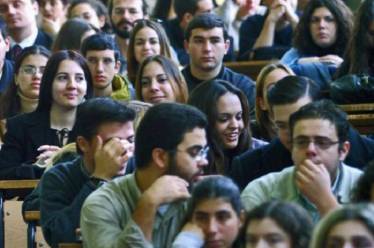 Είναι οι Έλληνες φοιτητές φυγόπονοι και «αιώνιοι»;