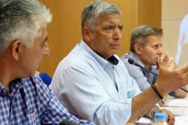 Αποκλειστική διαχείριση απορριμμάτων επιθυμούν οι δήμοι
