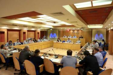ΚΕΔΕ: Αφαιρείται από τους δήμους η αρμοδιότητα αδειοδότησης καταστημάτων υγειονομικού…