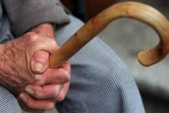Το δημογραφικό τρώει τις συντάξεις