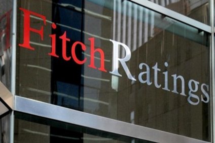 Fitch: Υψηλός ο κίνδυνος εκτροχιασμού του ελληνικού προγράμματος