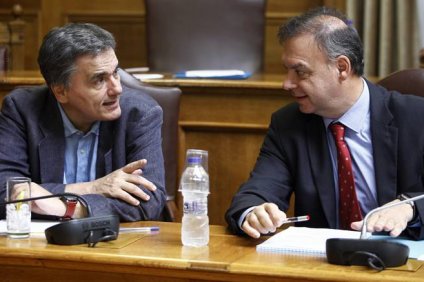 Γραφείο Προϋπολογισμού Βουλής: Οι σκληροί φόροι για το ’17 θα…