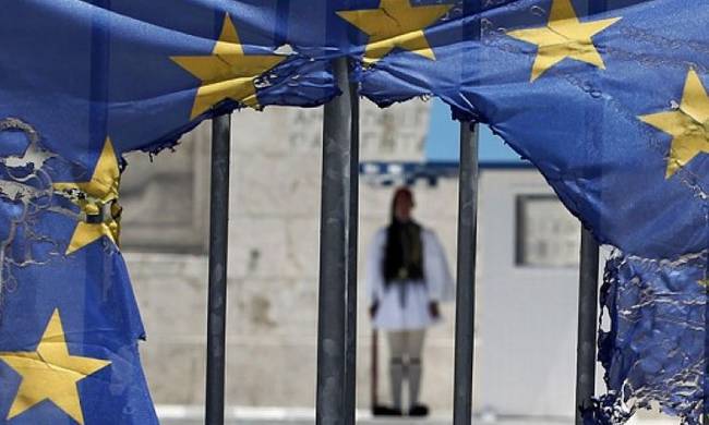Καμπανάκι ΔΝΤ: Οι ελληνικές τράπεζες κινδυνεύουν
