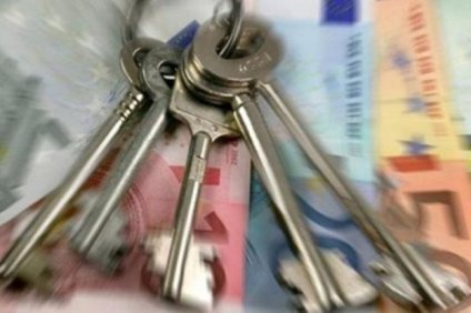 Ηλεκτρονικούς πλειστηριασμούς θέλουν τρόικα και τράπεζες