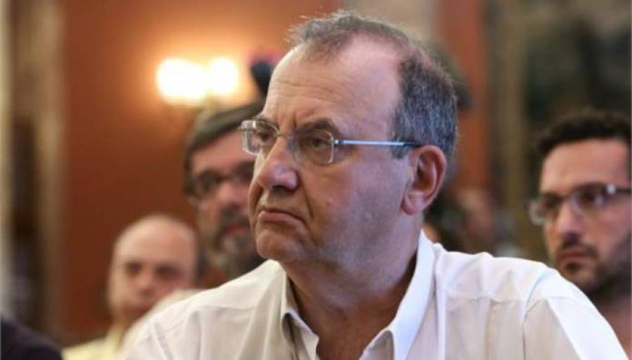 Επιστολή Στρατούλη και Δούκα προς Κατρούγκαλο: Να σταματήσουν οι παράνομες μειώσεις στις επικουρικές συντάξεις