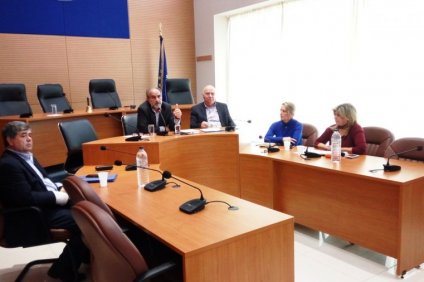 Συνεργασία με φορείς επαγγελματιών για την ανανέωση των αδειών