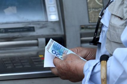 Στην «πρέσα» οι συντάξεις των δημοσίων υπαλλήλων