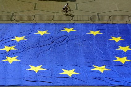 Η απαξίωση της δημοκρατίας, ο δρόμος προς τον γκρεμό