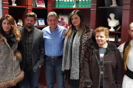 Κάλαντα, ευχές και μελωδίες από τον Παγκαλαβρυτινό Σύλλογο Πάτρας