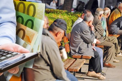 Νωρίτερα η καταβολή συντάξεων και ΕΚΑΣ του Ιανουαρίου 2017