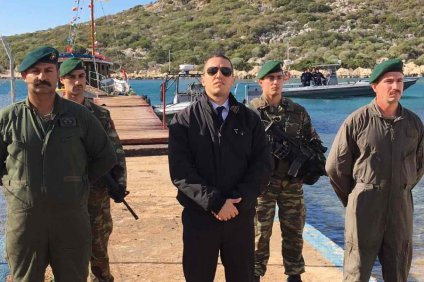 Tρελό παρεάκι ΣΥΡΙΖΑ, ΑΝΕΛ και Χρυσής Αυγής πήγε στρατόκαυλη βόλτα…