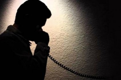 Ποιος «έστησε αυτί» στα κόμματα;